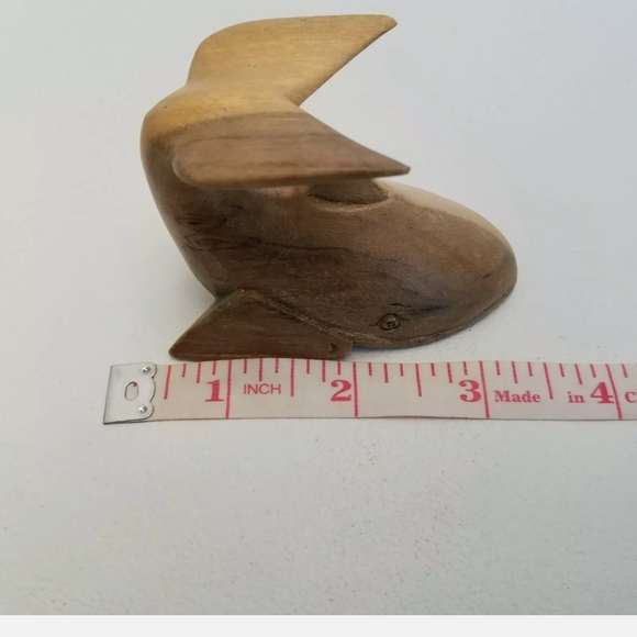 Hand Carved Wood Wooden Shark Whale Two Tone Figurine Statue 3.25" Decor - Picture 9 of 9